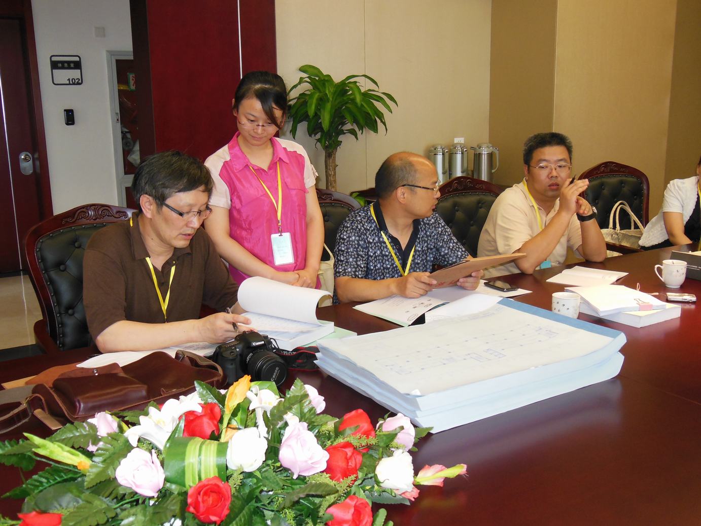 省优质工程评审专家来我市考评申报的装饰优质工程